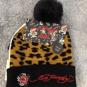 Ed Hardy Knit Hat & Glove set with Black Pom
